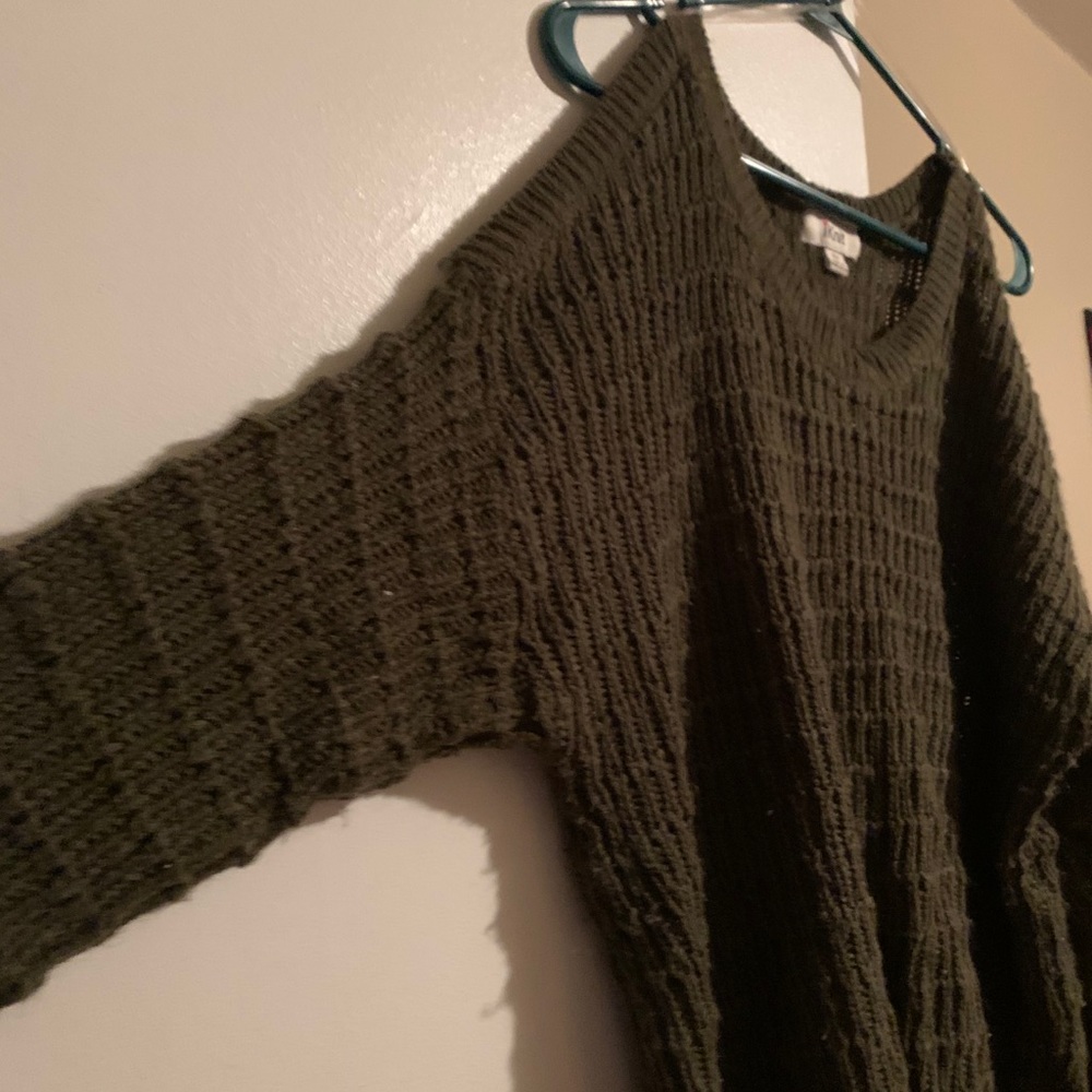 Hunter green sweater